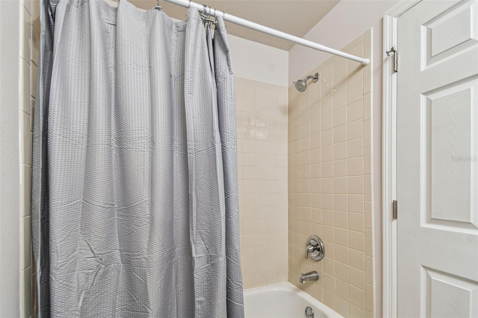 1341 AZALEA DR #1906