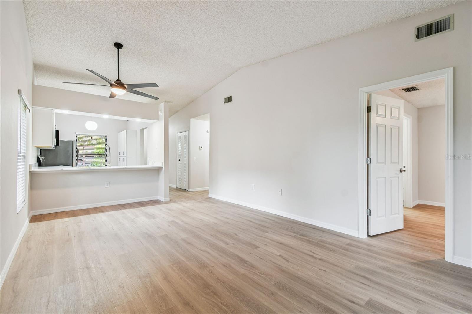 1341 AZALEA DR #1906