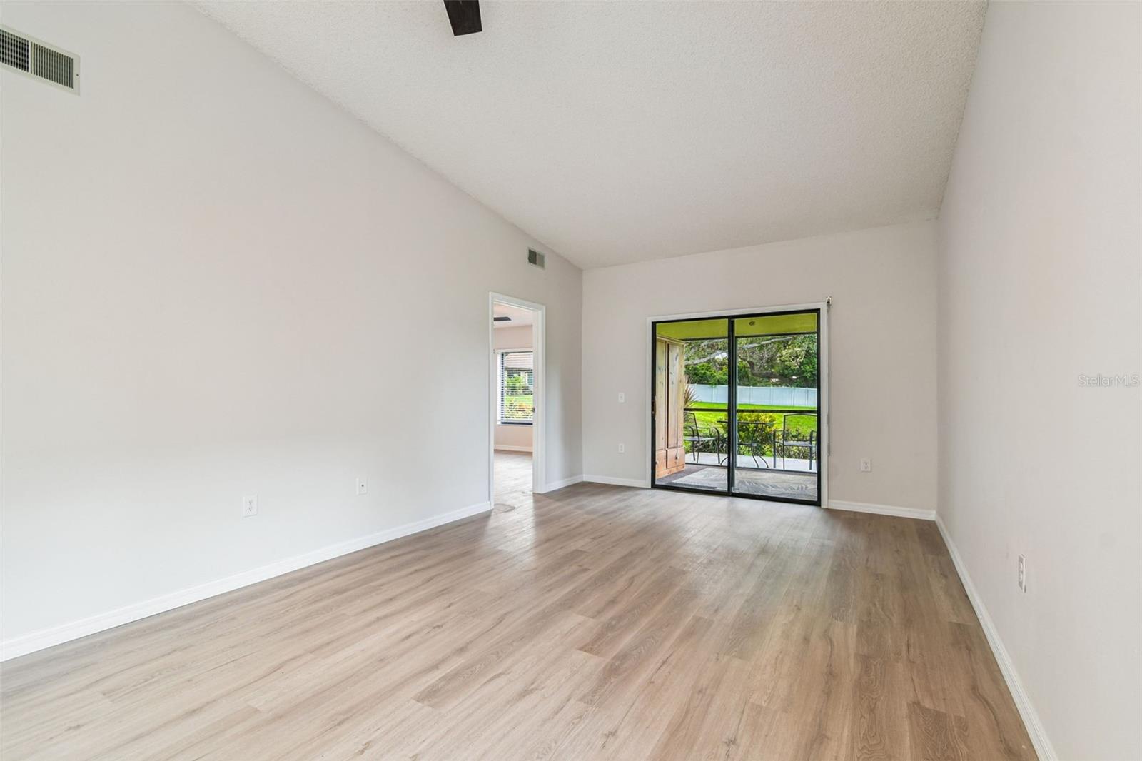 1341 AZALEA DR #1906