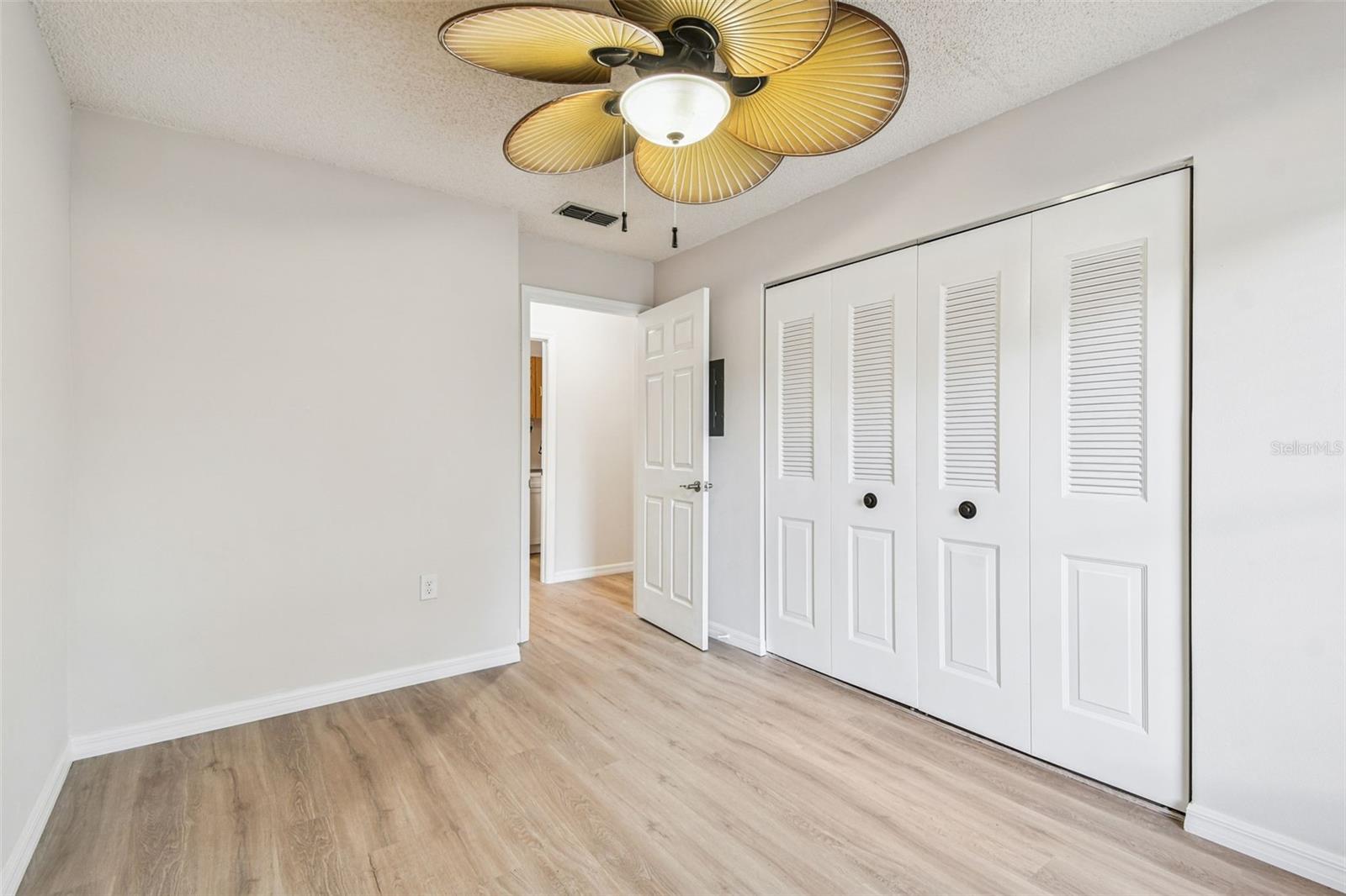 1341 AZALEA DR #1906