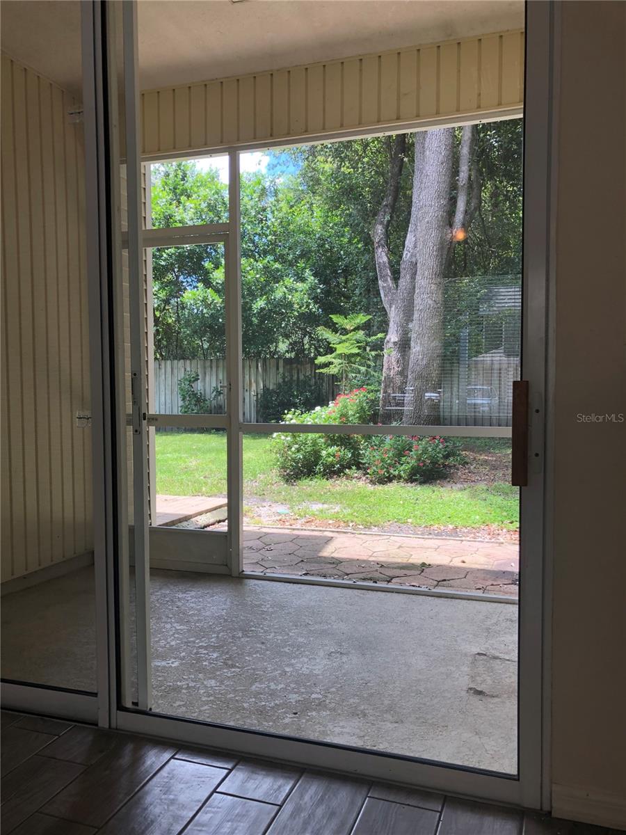 2212 GOLDEN OAK LN #2212