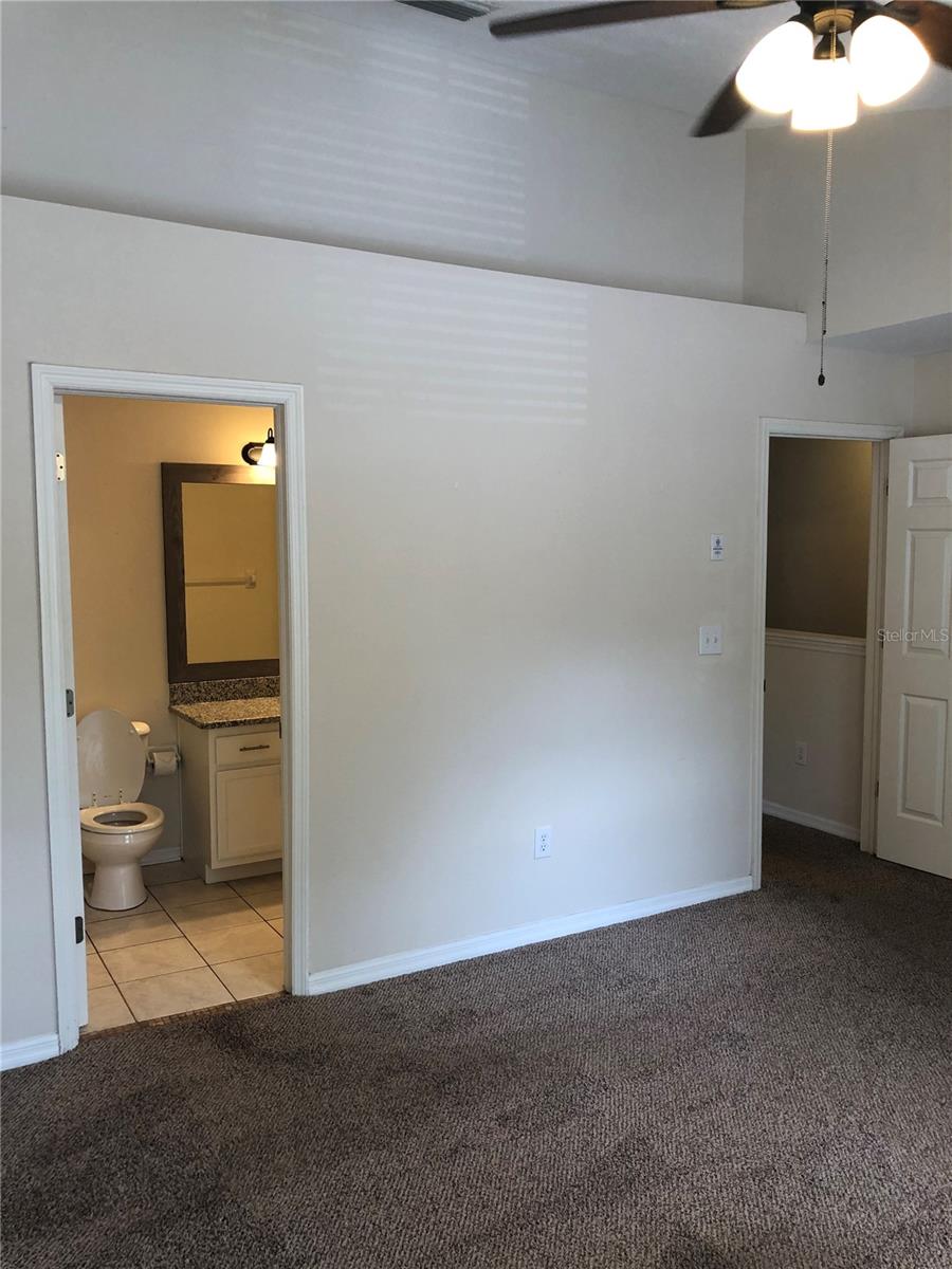 2212 GOLDEN OAK LN #2212