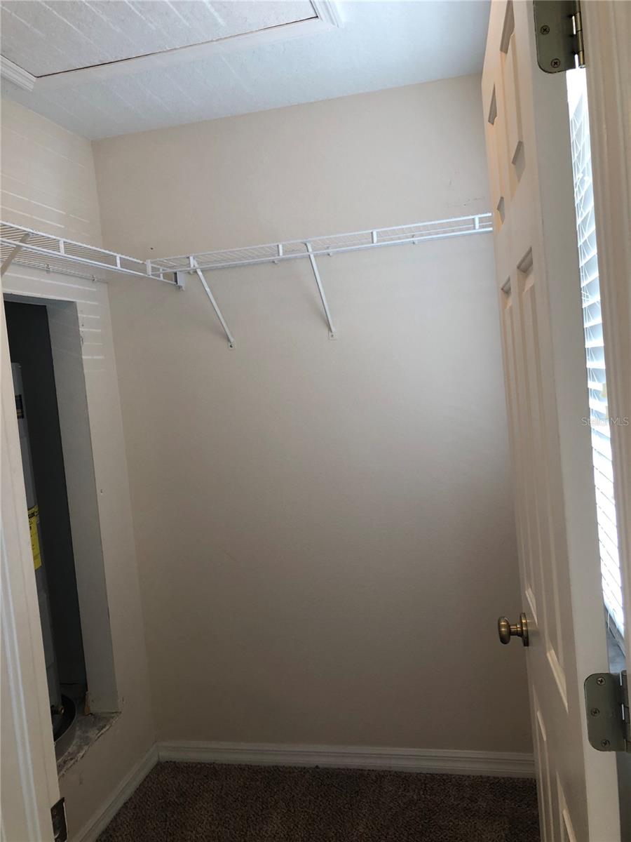 2212 GOLDEN OAK LN #2212