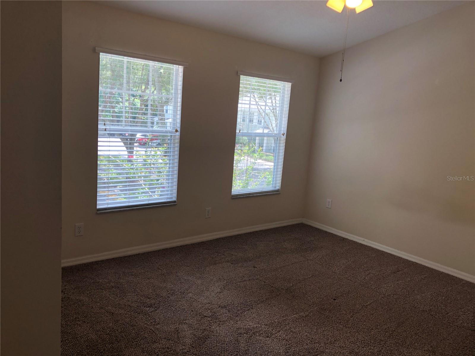 2212 GOLDEN OAK LN #2212