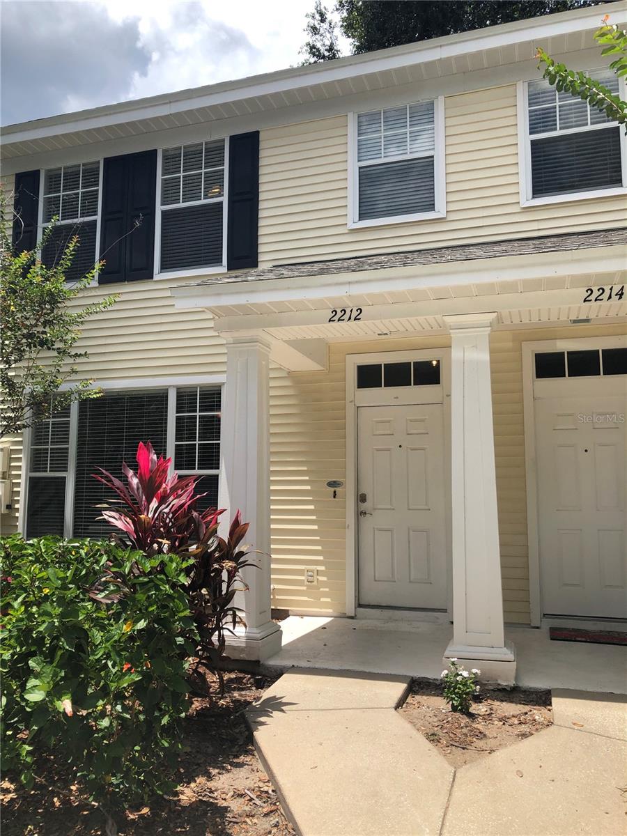 2212 GOLDEN OAK LN #2212