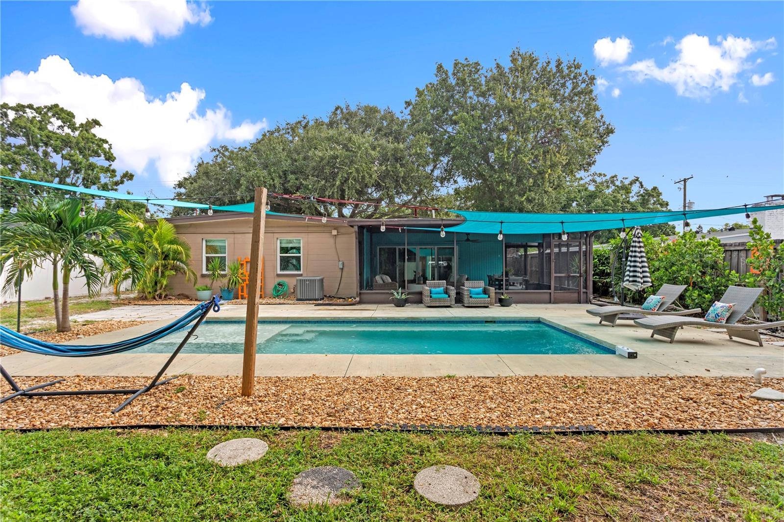 4208 W WISCONSIN AVE