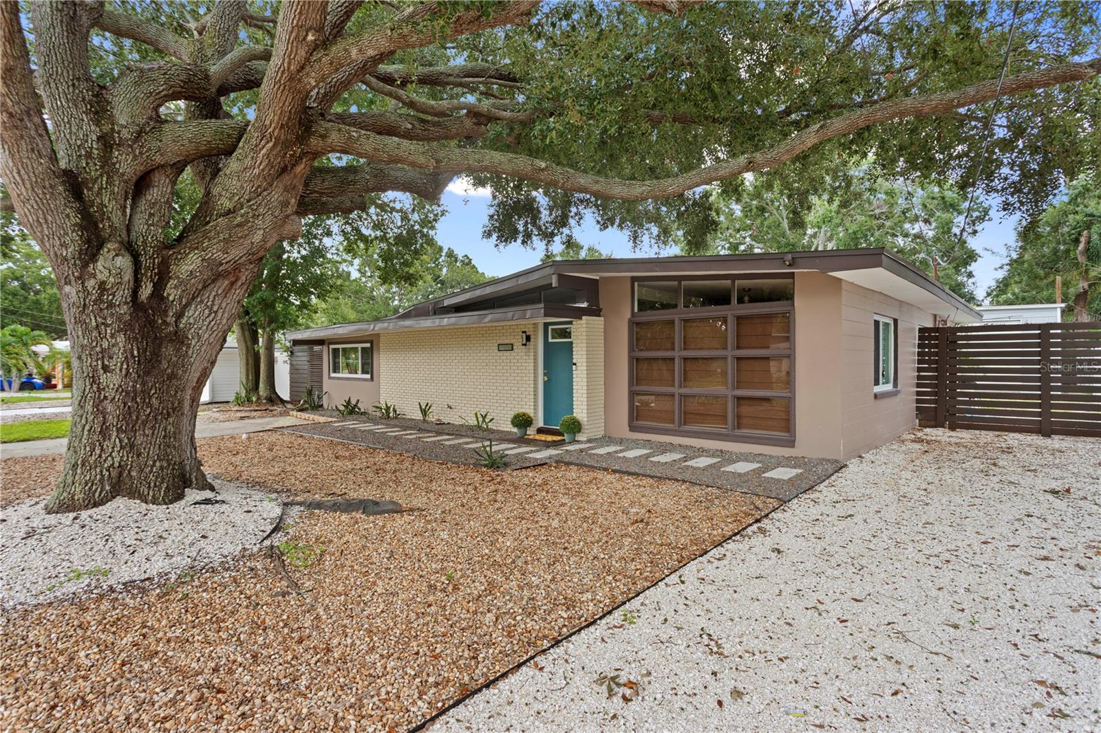 4208 W WISCONSIN AVE