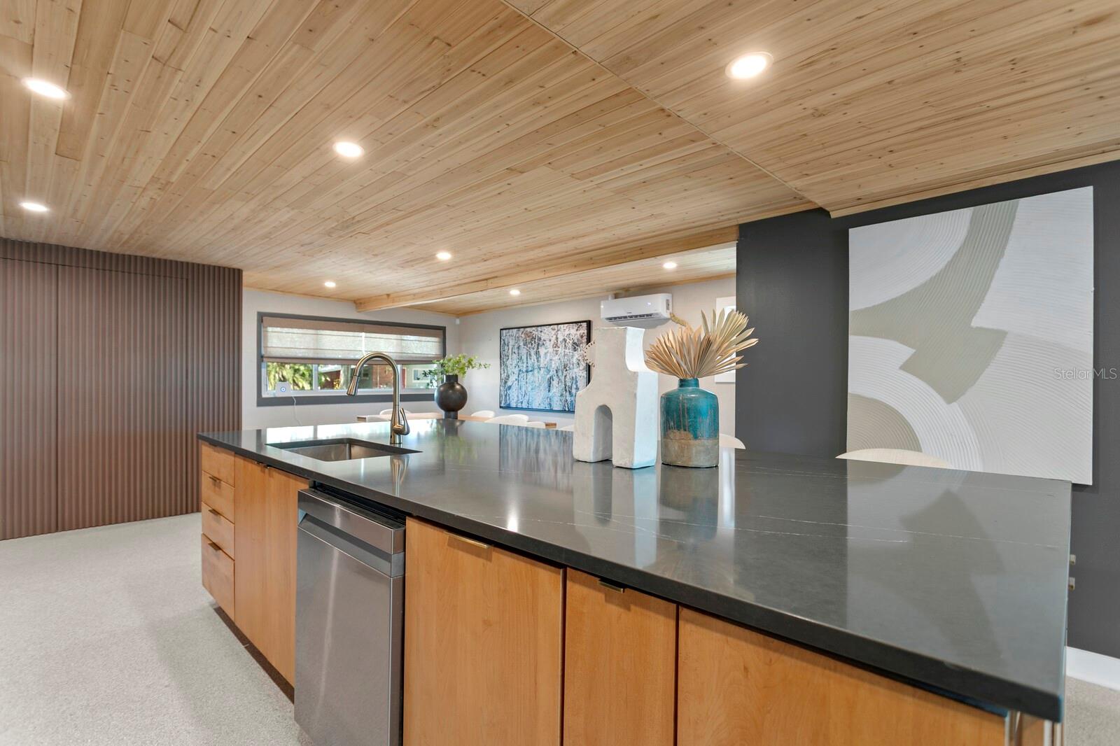 4208 W WISCONSIN AVE