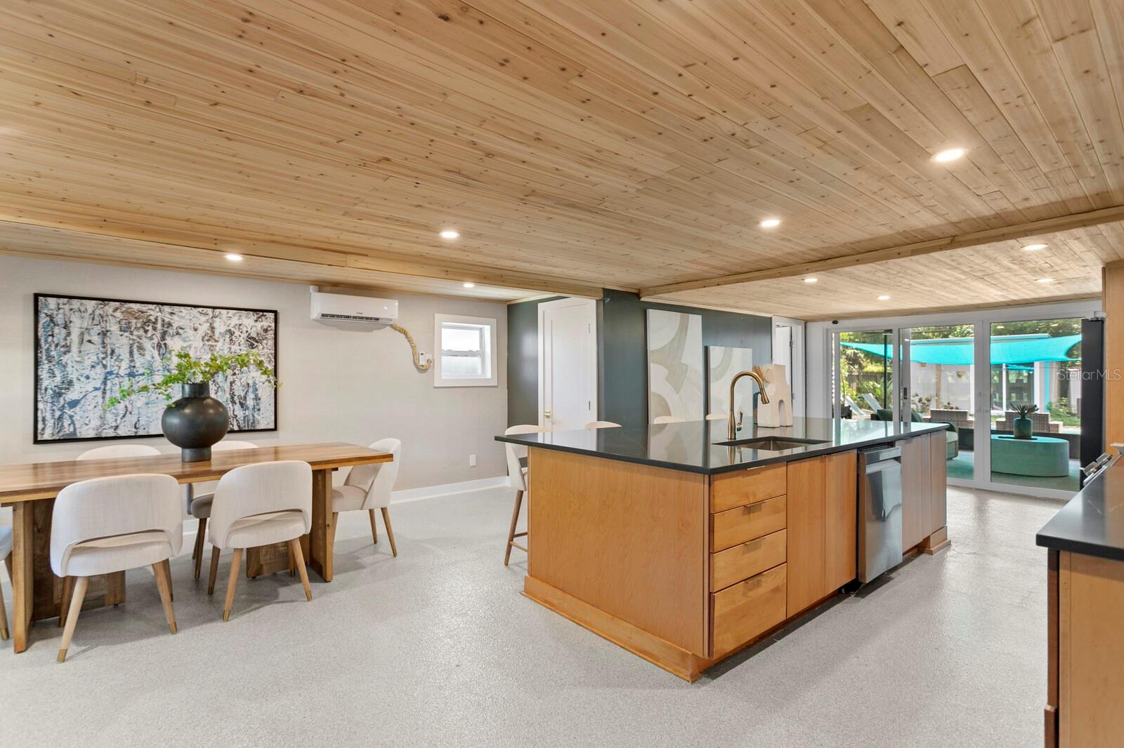 4208 W WISCONSIN AVE