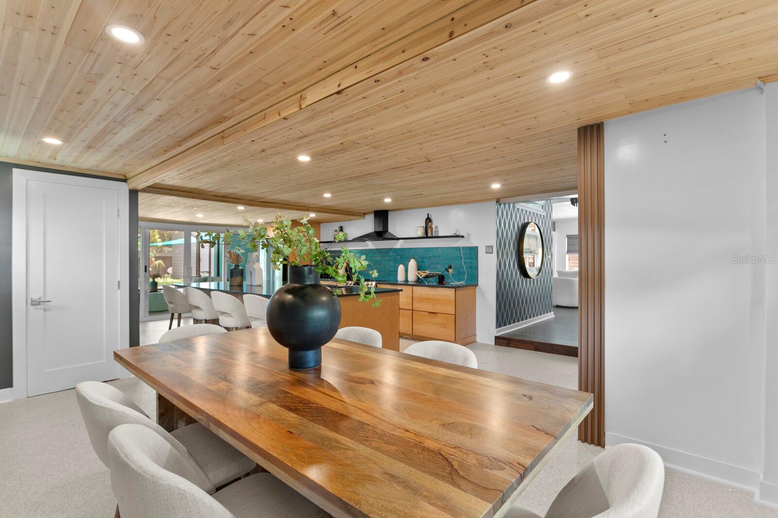 4208 W WISCONSIN AVE