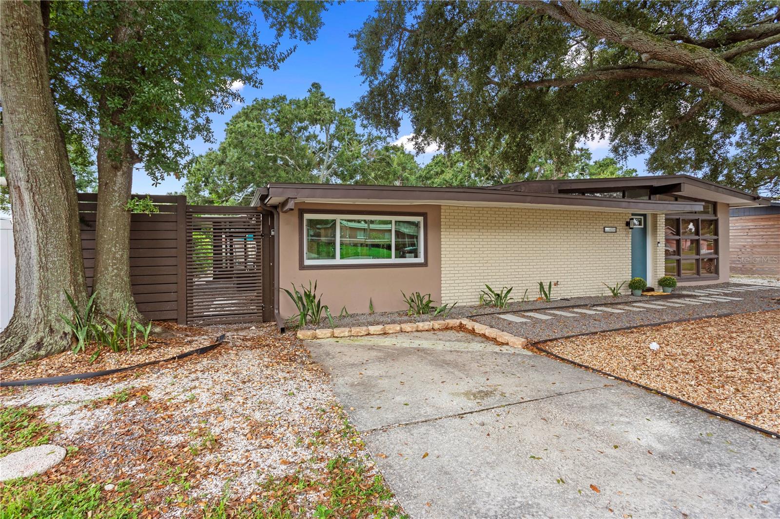 4208 W WISCONSIN AVE