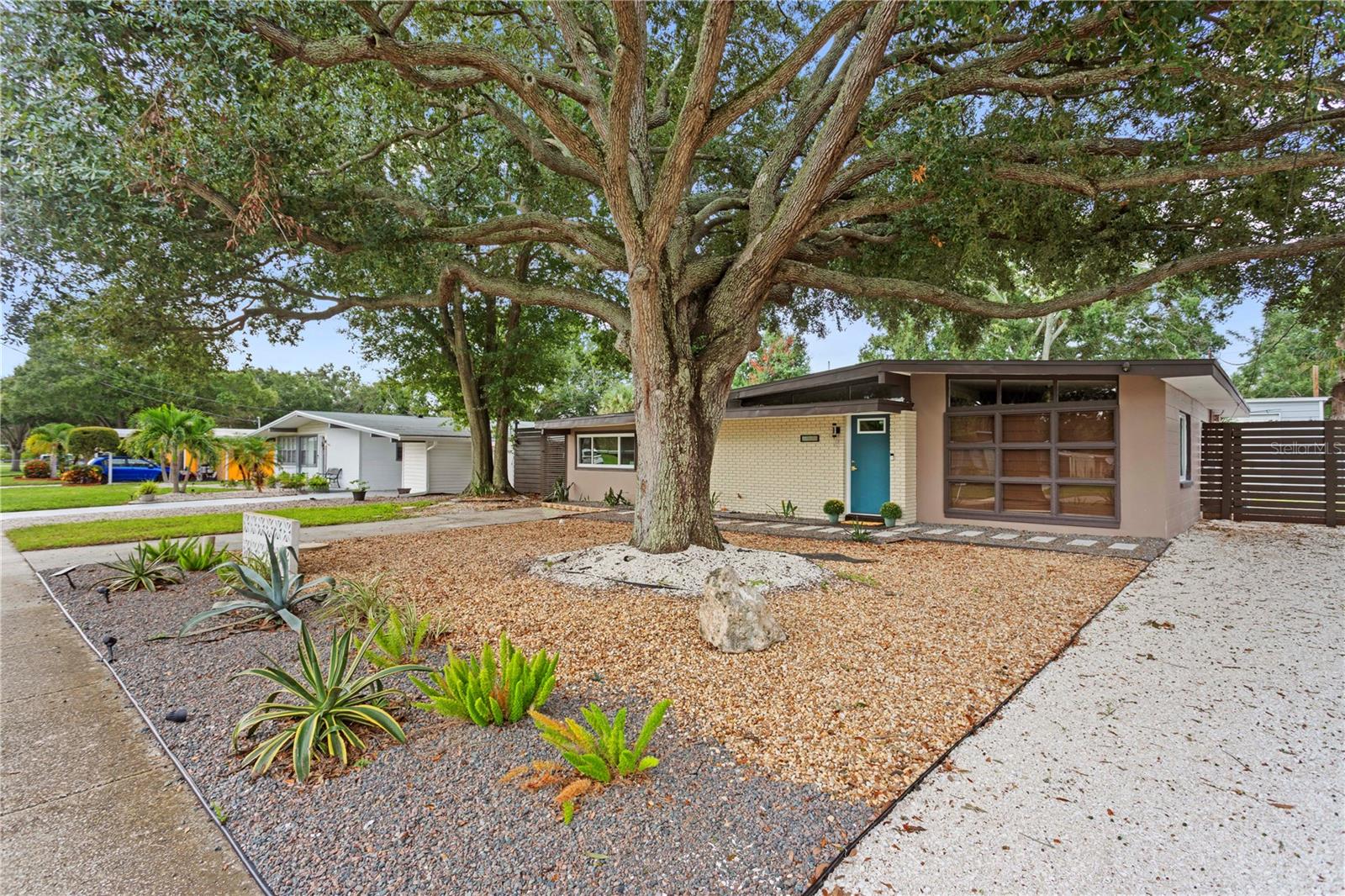 4208 W WISCONSIN AVE