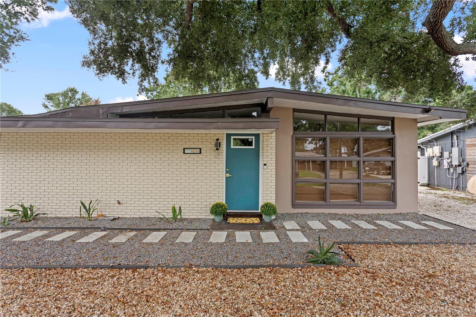 4208 W WISCONSIN AVE