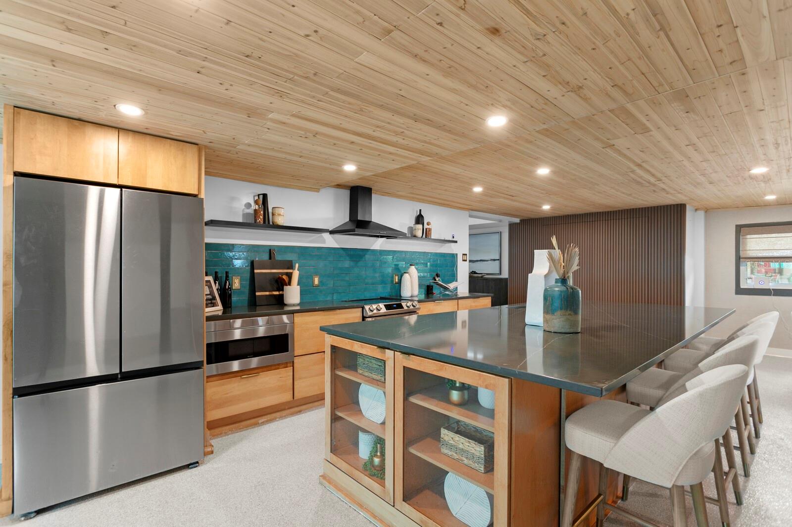 4208 W WISCONSIN AVE