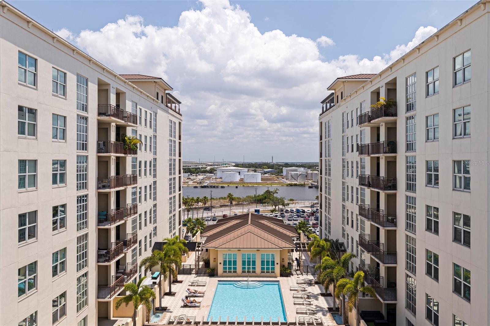 1208 E KENNEDY BLVD #831