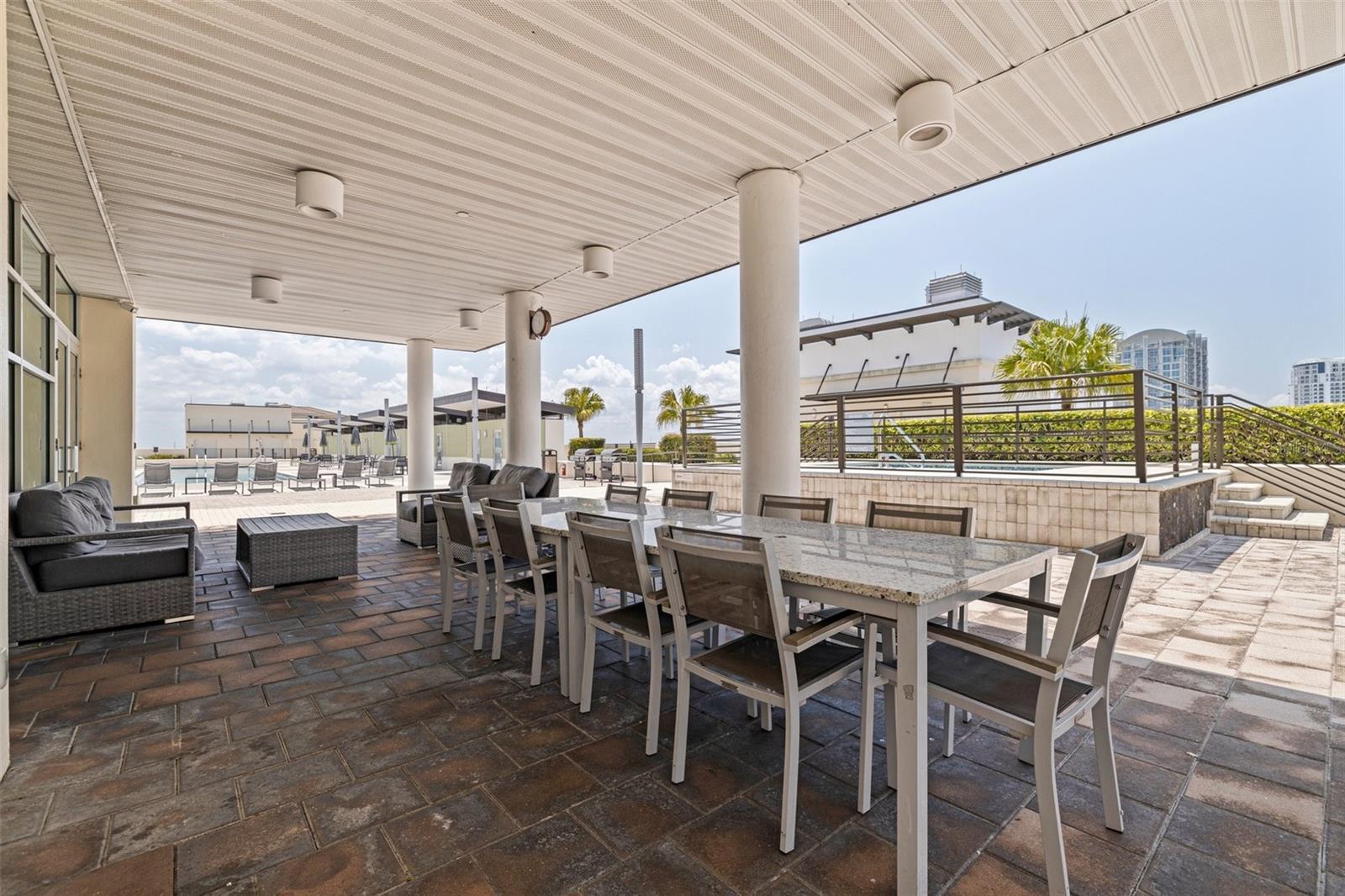 1208 E KENNEDY BLVD #831