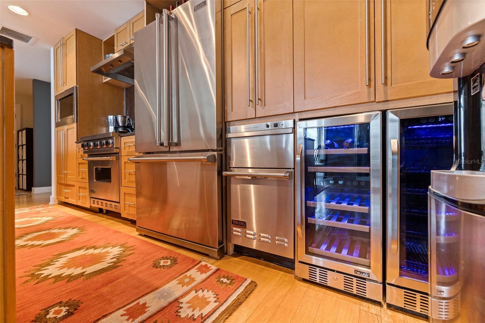 1208 E KENNEDY BLVD #831