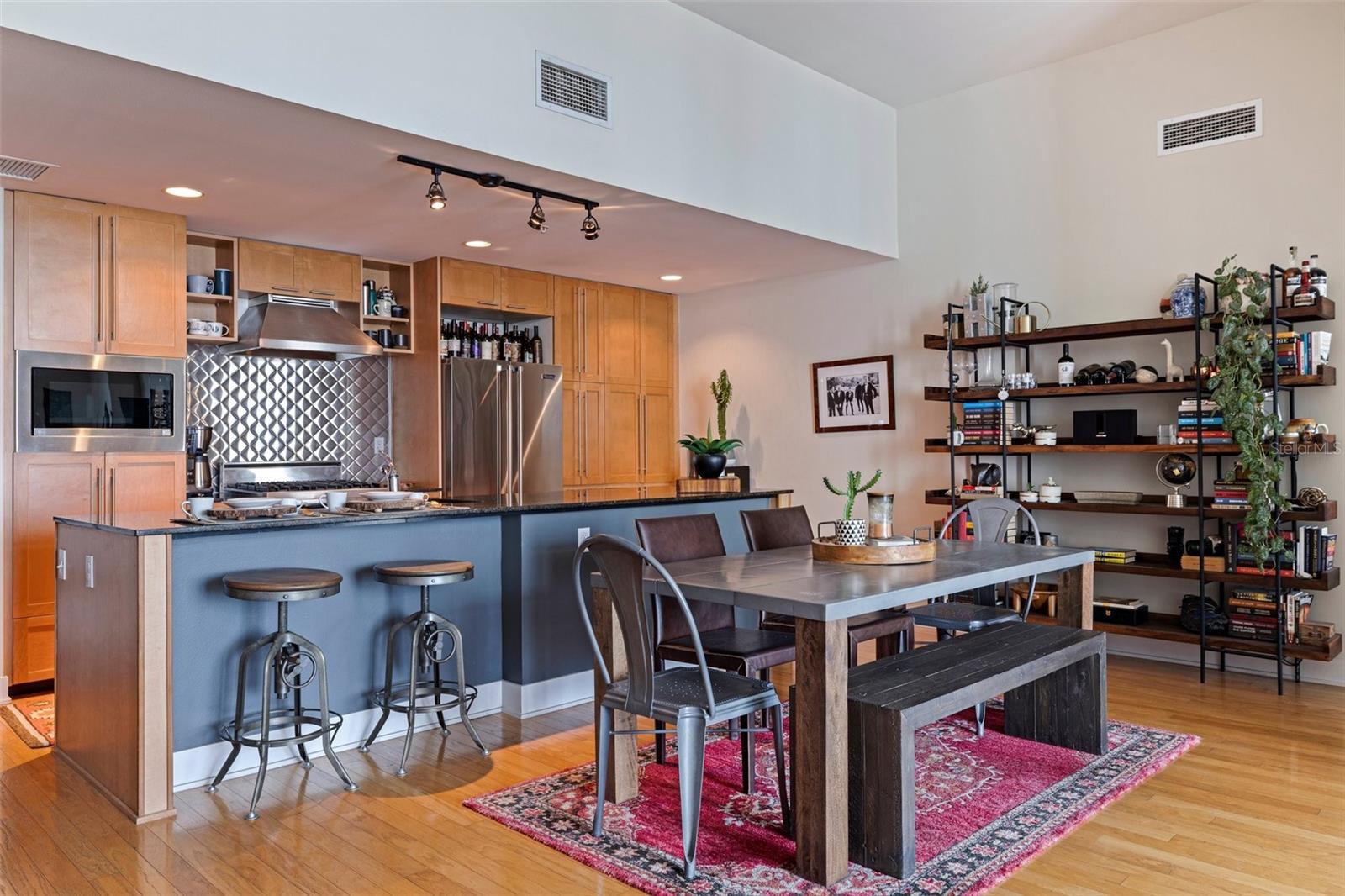 1208 E KENNEDY BLVD #831