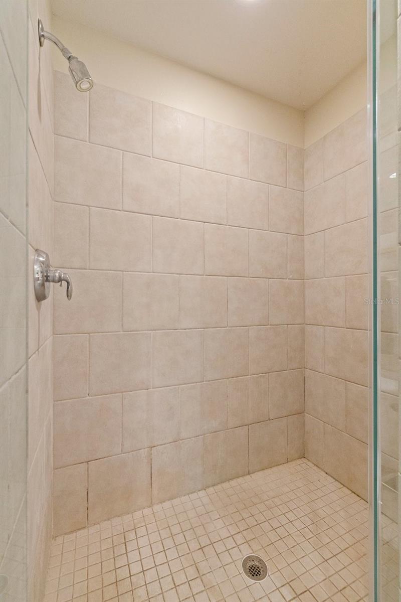 1208 E KENNEDY BLVD #831