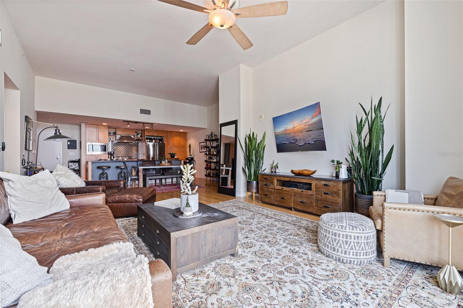 1208 E KENNEDY BLVD #831