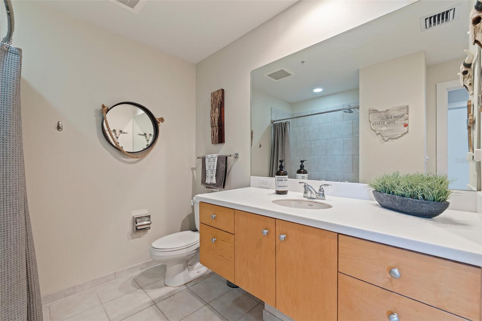 1208 E KENNEDY BLVD #831