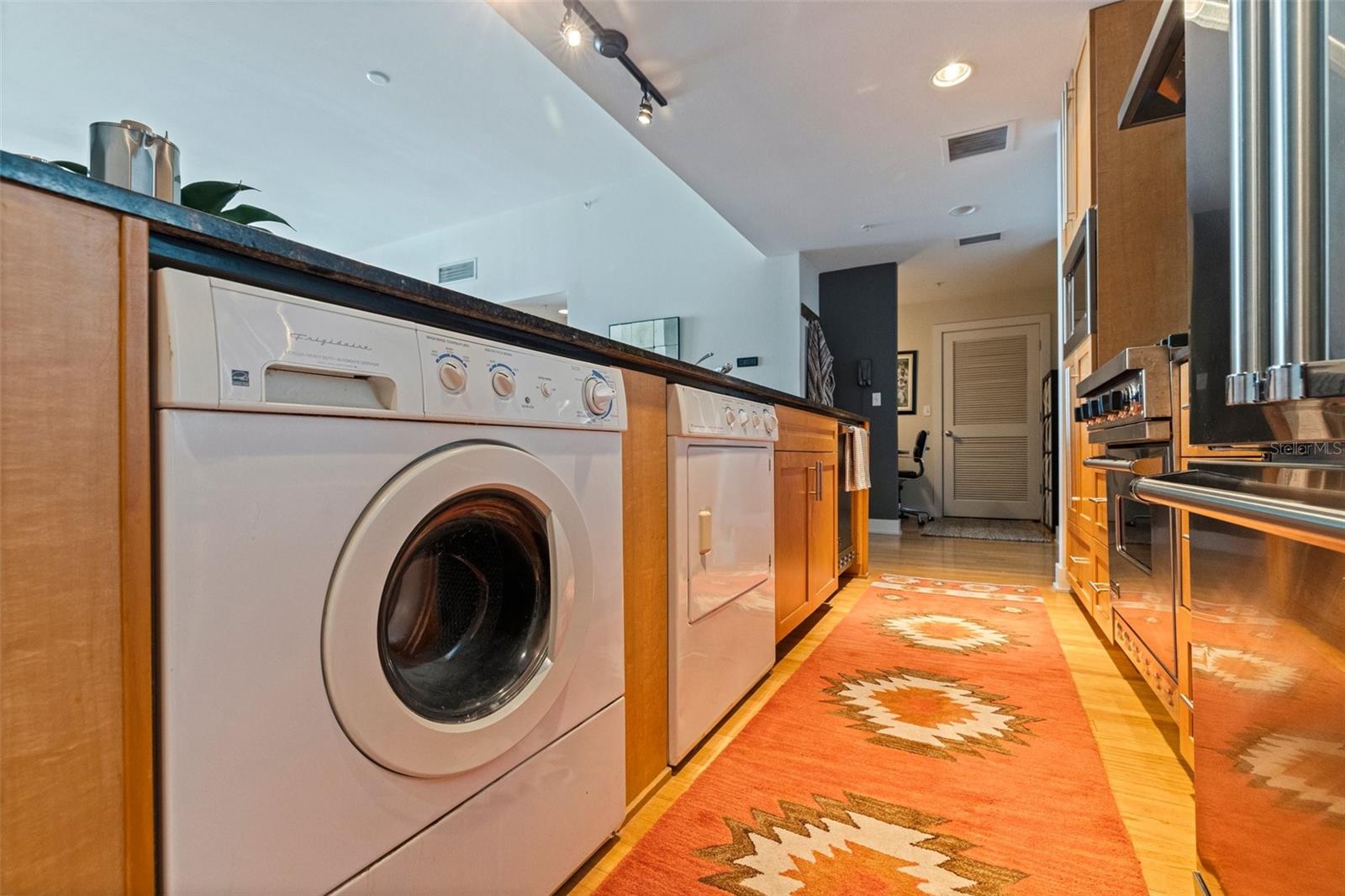 1208 E KENNEDY BLVD #831