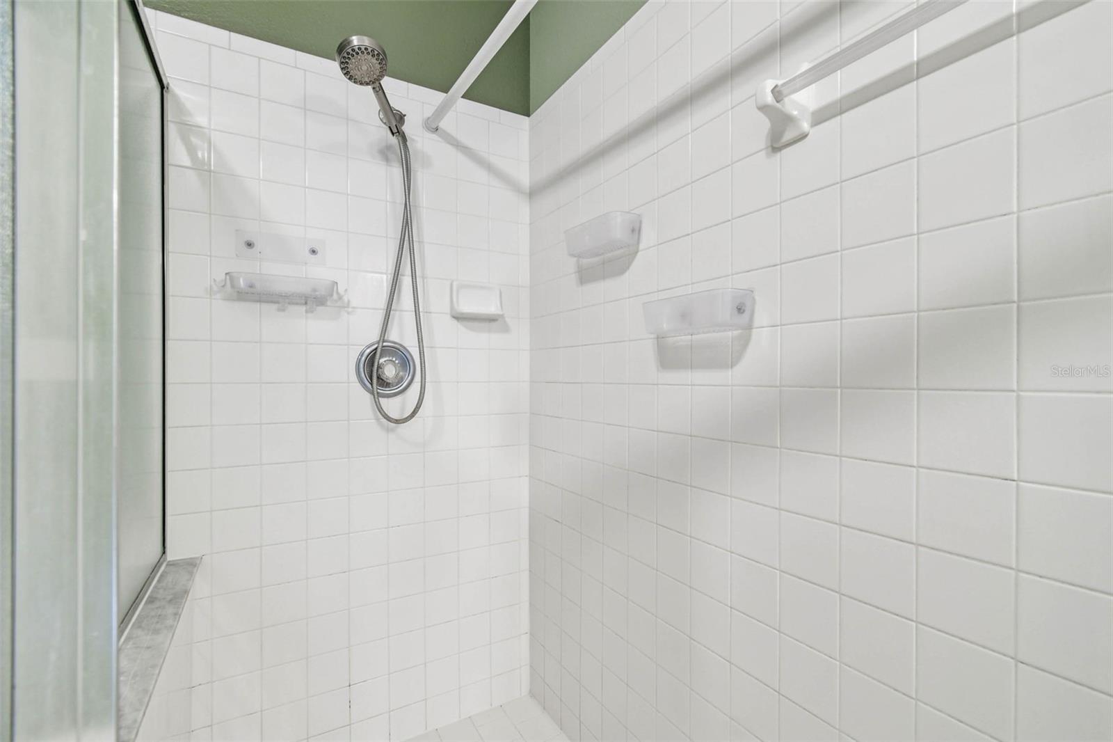 5646 PADDOCK TRAIL DR