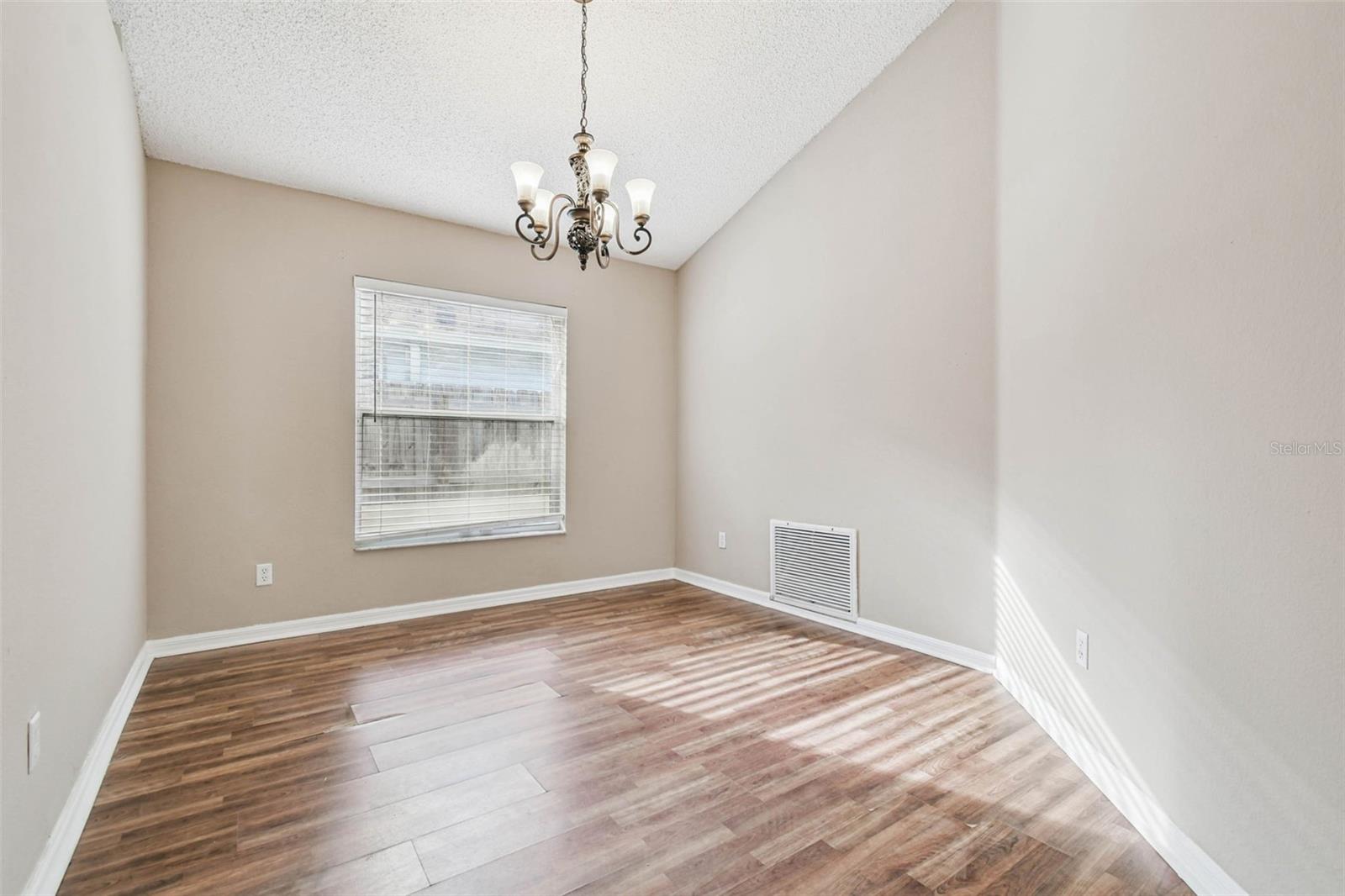 5646 PADDOCK TRAIL DR