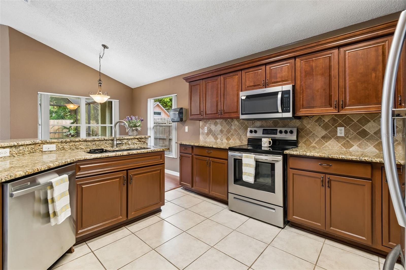 5646 PADDOCK TRAIL DR