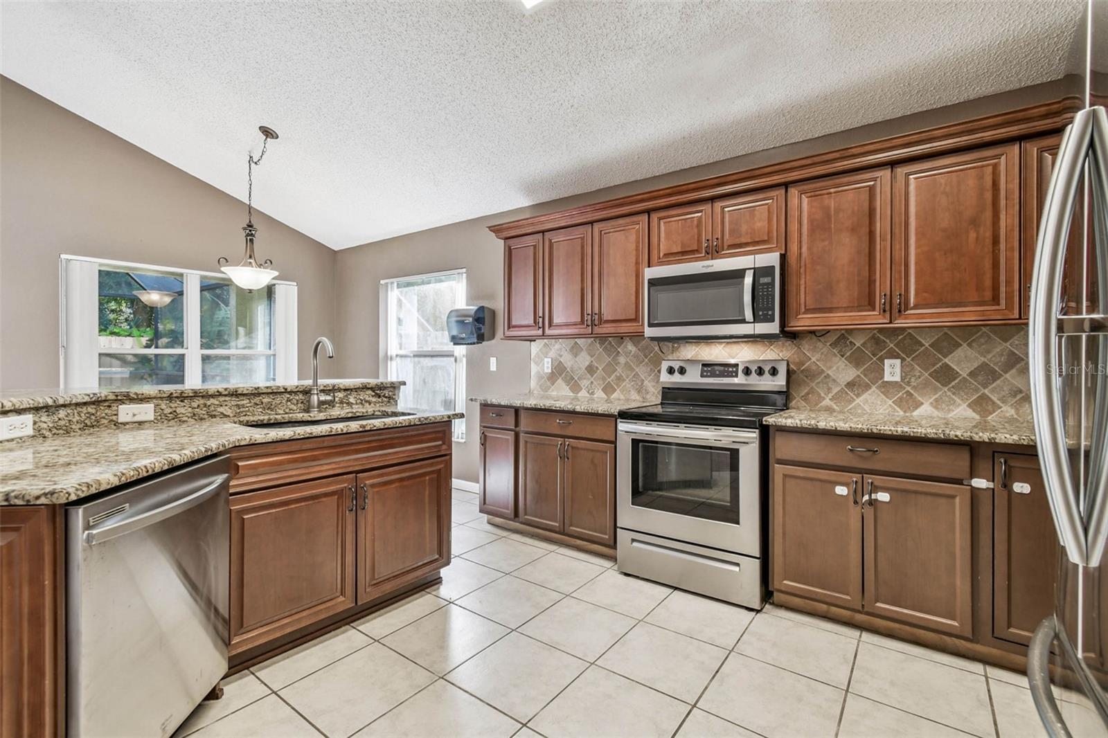 5646 PADDOCK TRAIL DR