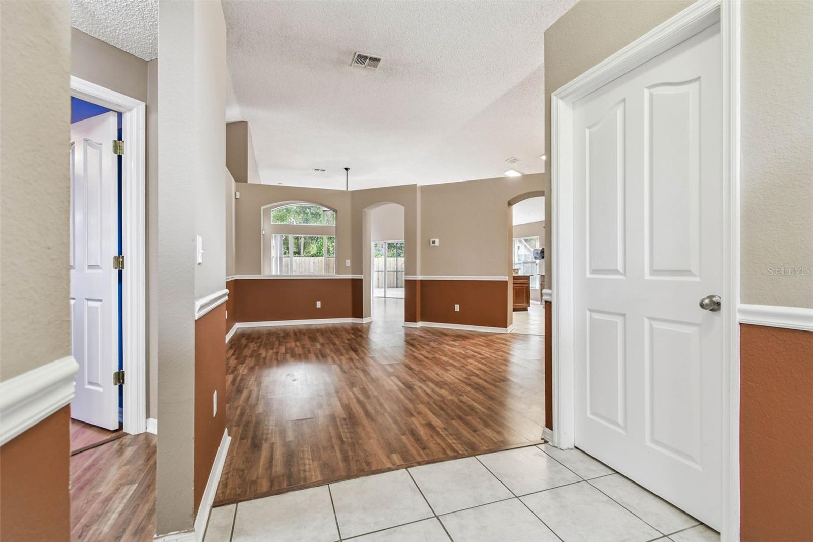 5646 PADDOCK TRAIL DR