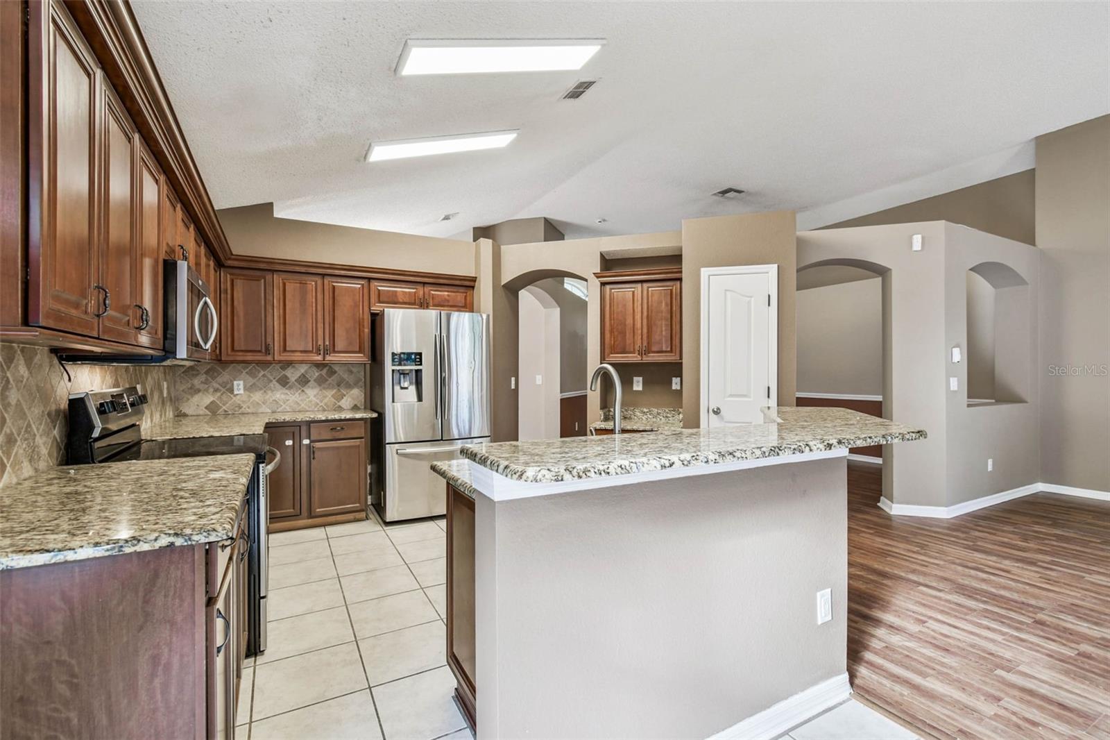 5646 PADDOCK TRAIL DR