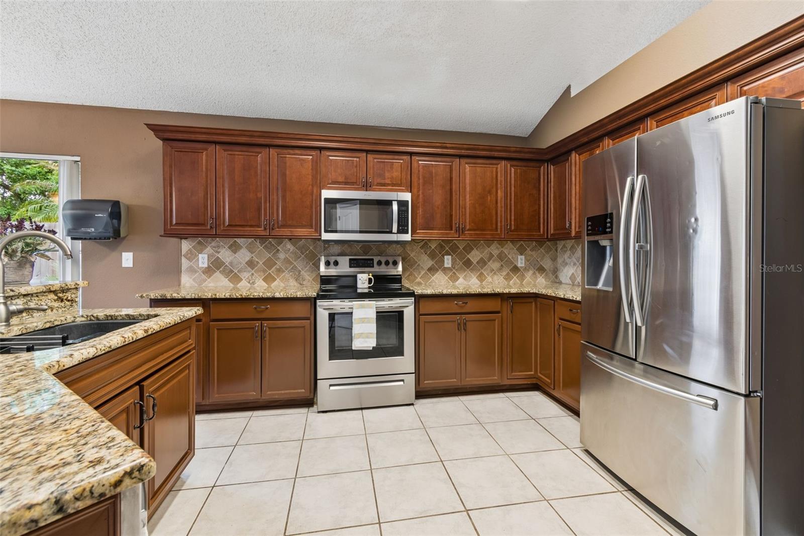 5646 PADDOCK TRAIL DR
