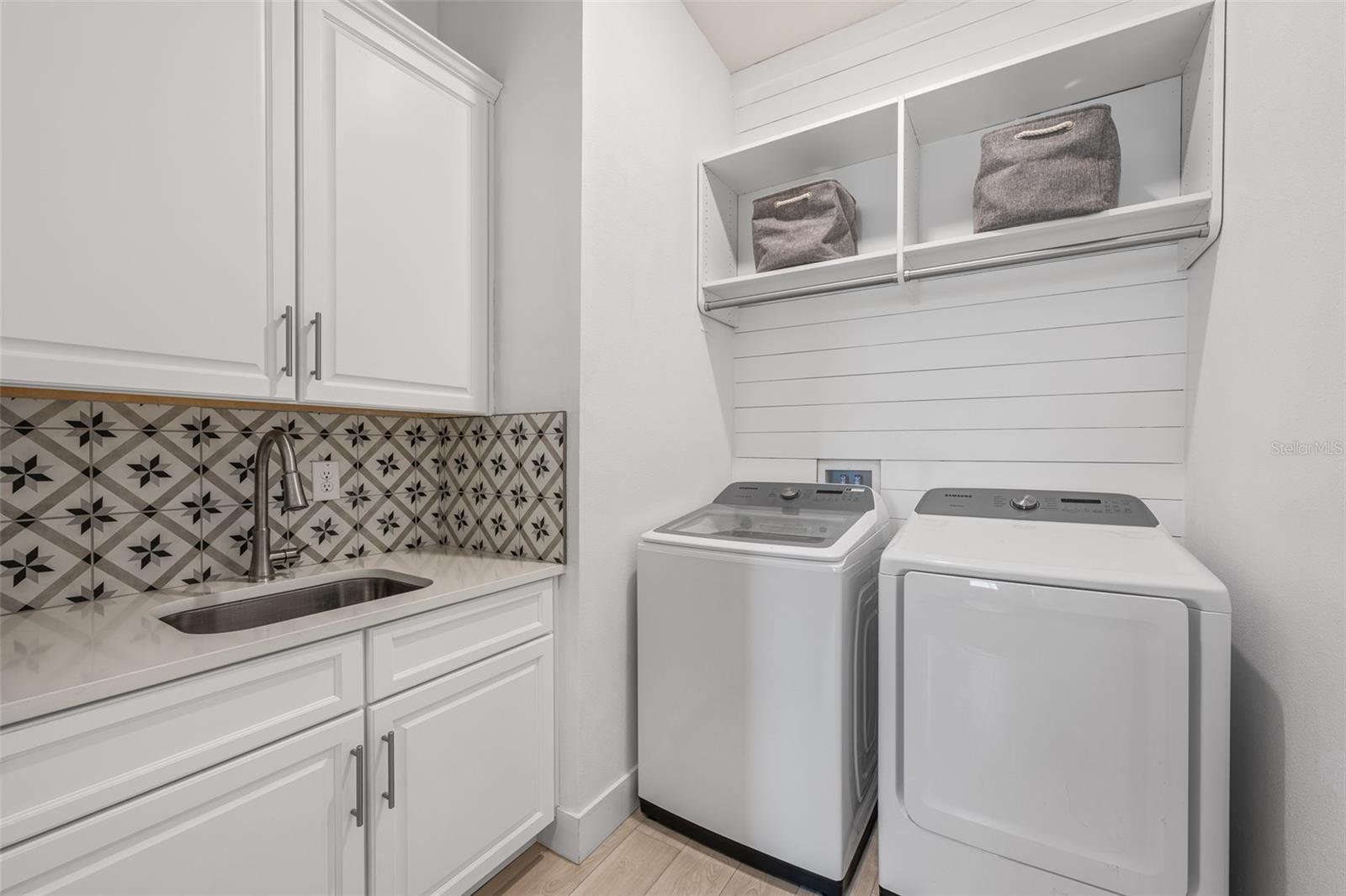 8714 DRUMMER PLANK DR