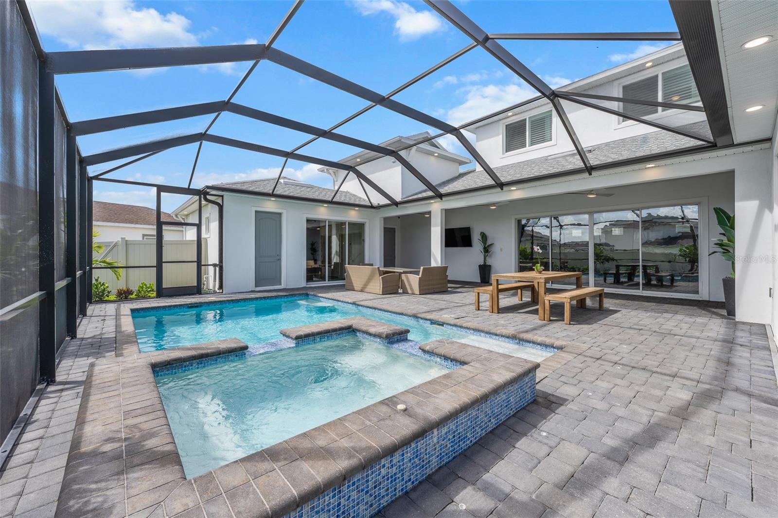 8714 DRUMMER PLANK DR