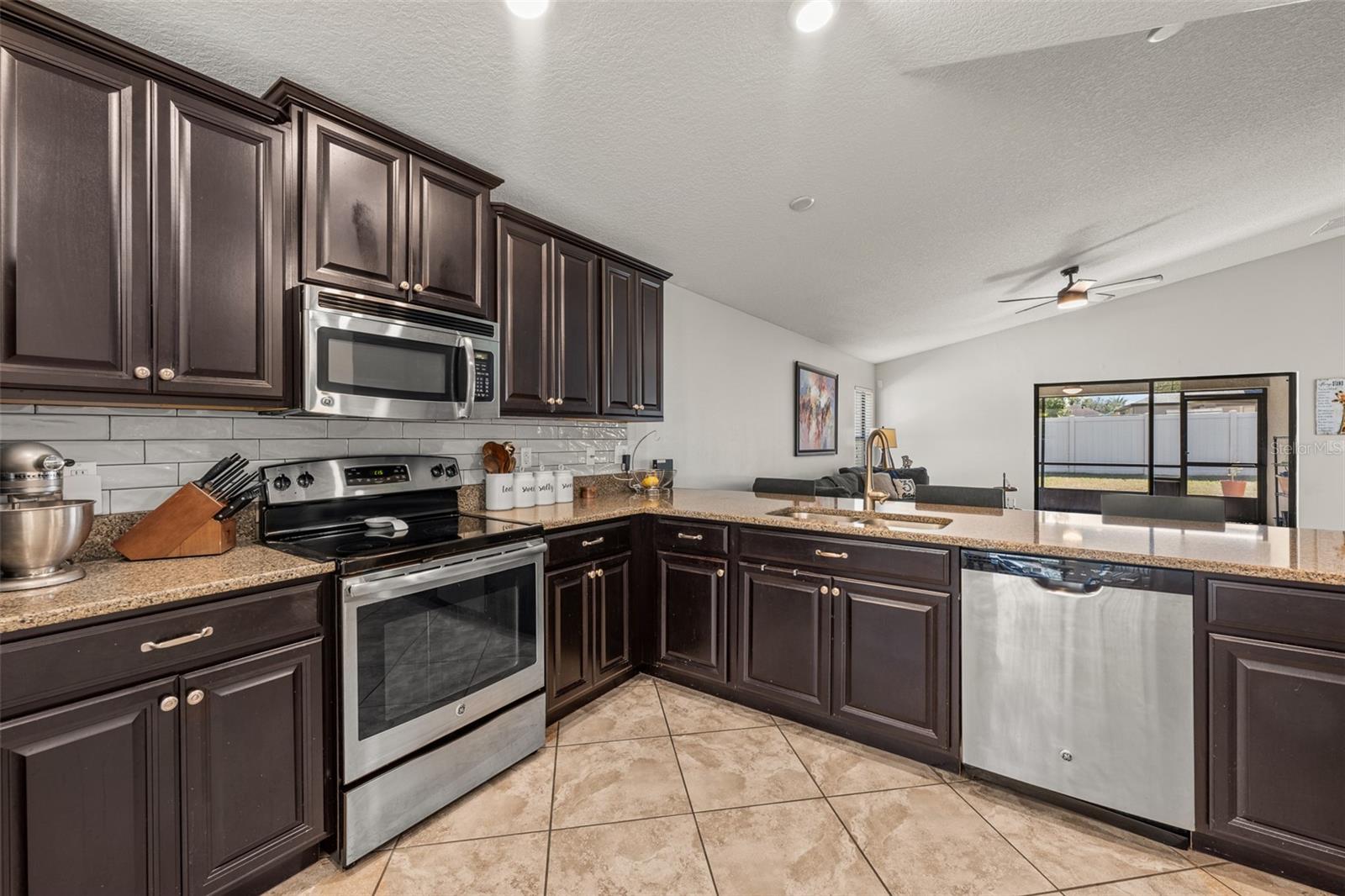 14203 STOCKWELL LN
