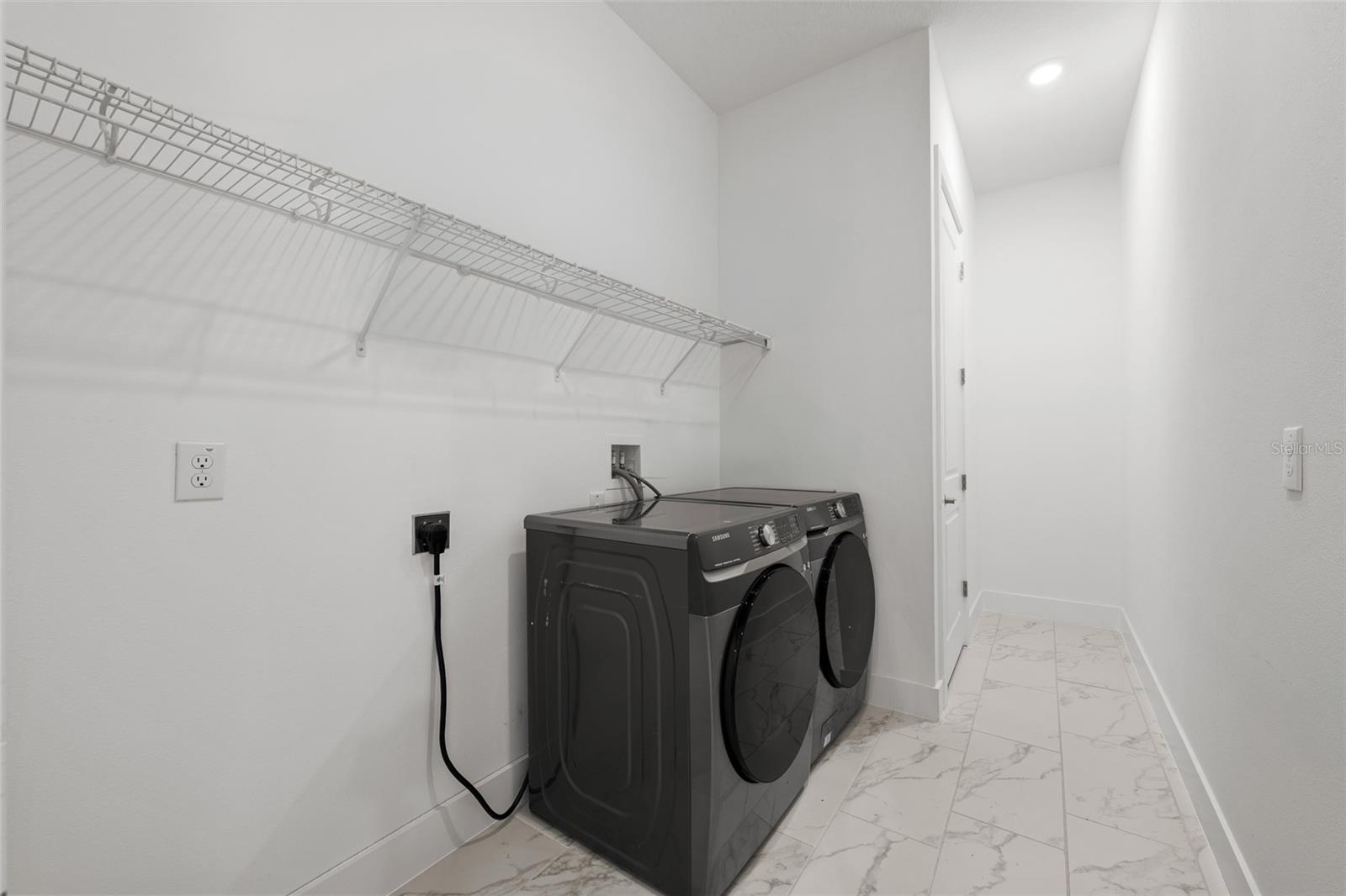 9185 SANDERS TREE LOOP