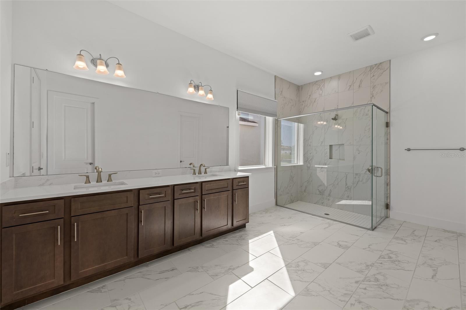 9185 SANDERS TREE LOOP