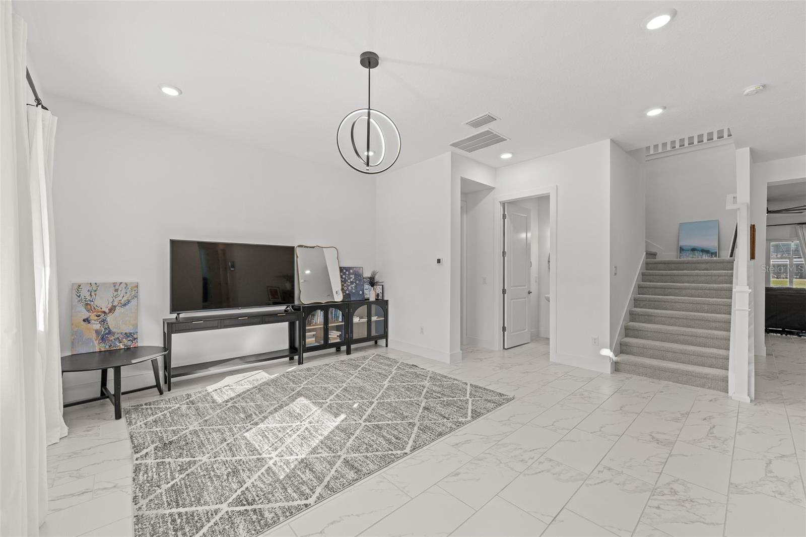 9185 SANDERS TREE LOOP