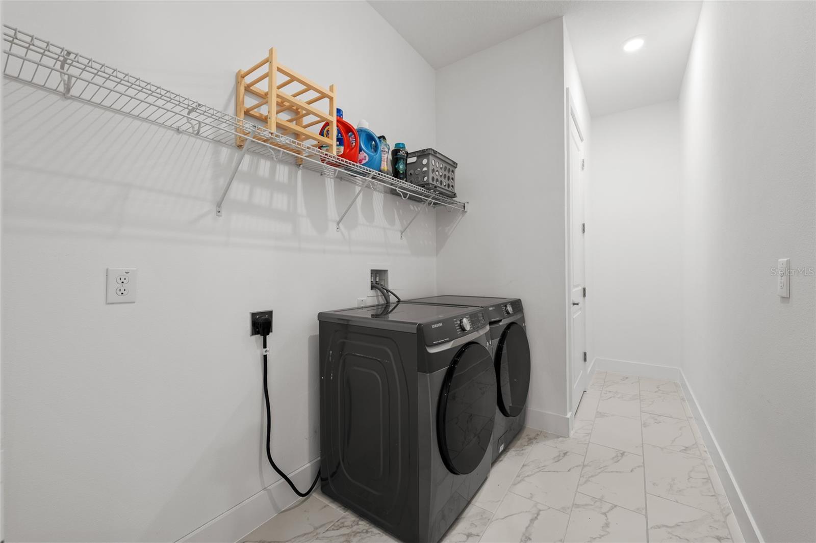 9185 SANDERS TREE LOOP