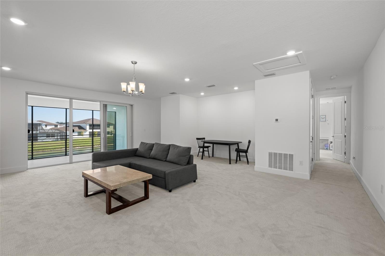 9185 SANDERS TREE LOOP