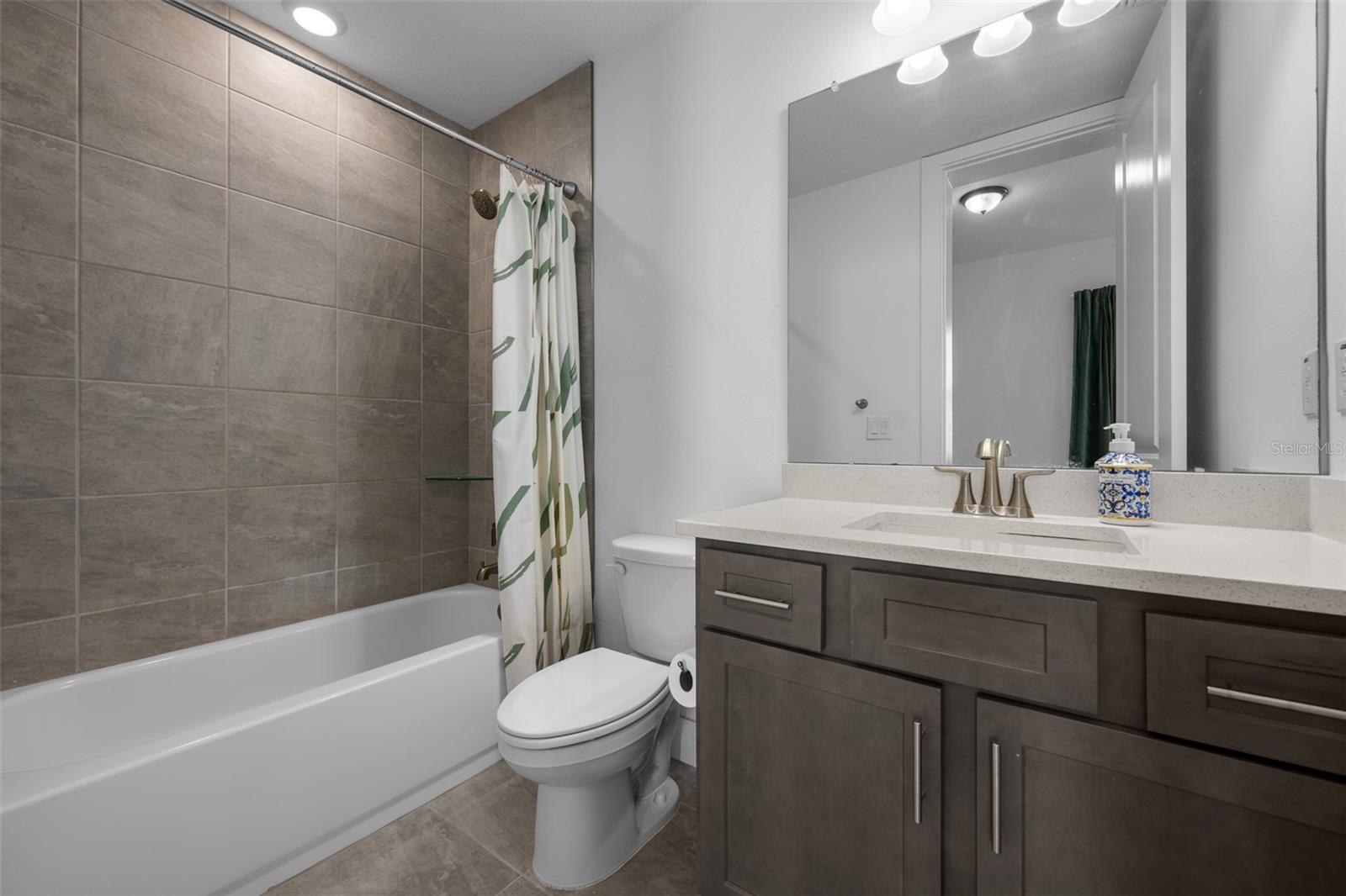 9185 SANDERS TREE LOOP