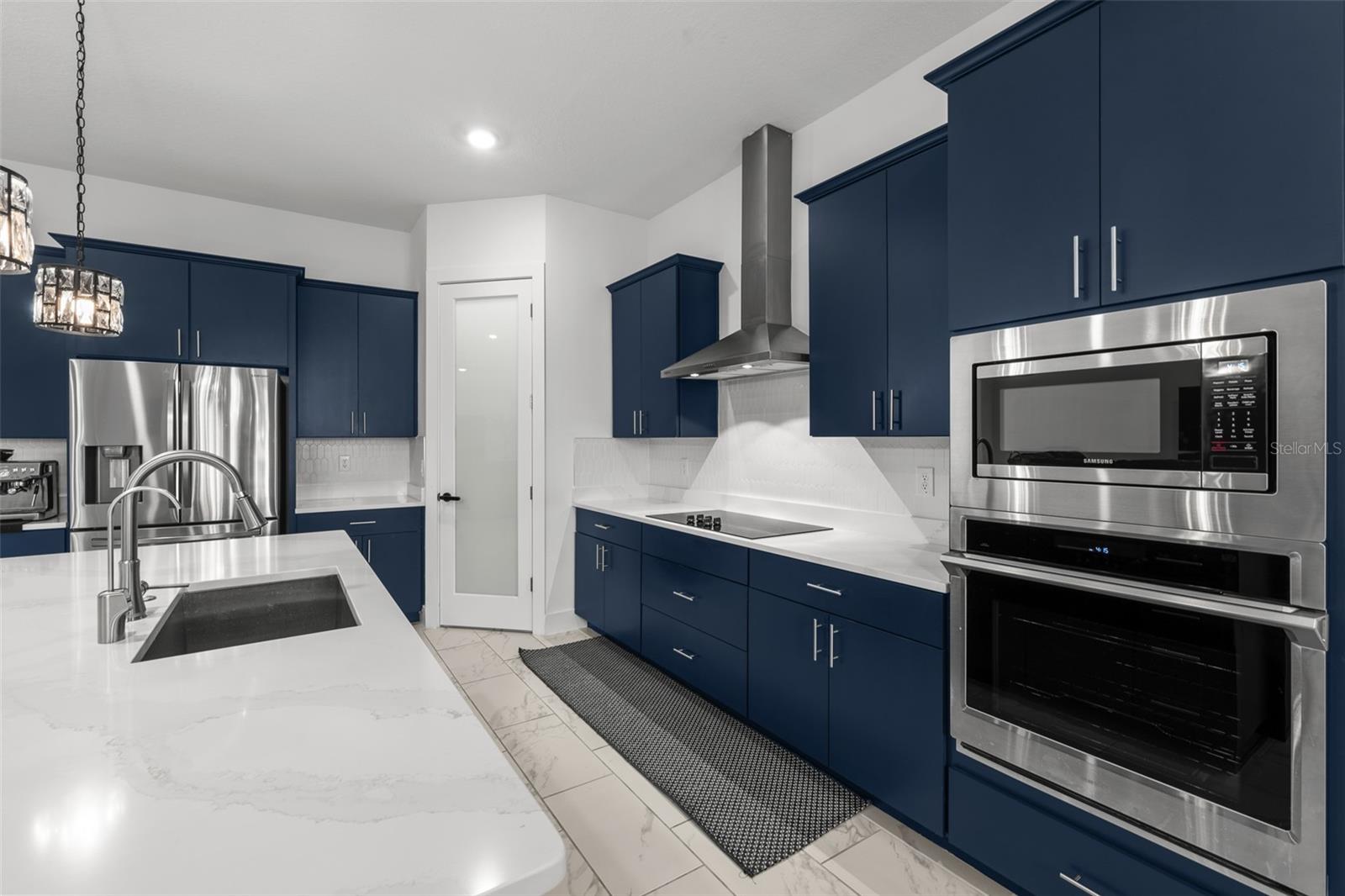 9185 SANDERS TREE LOOP