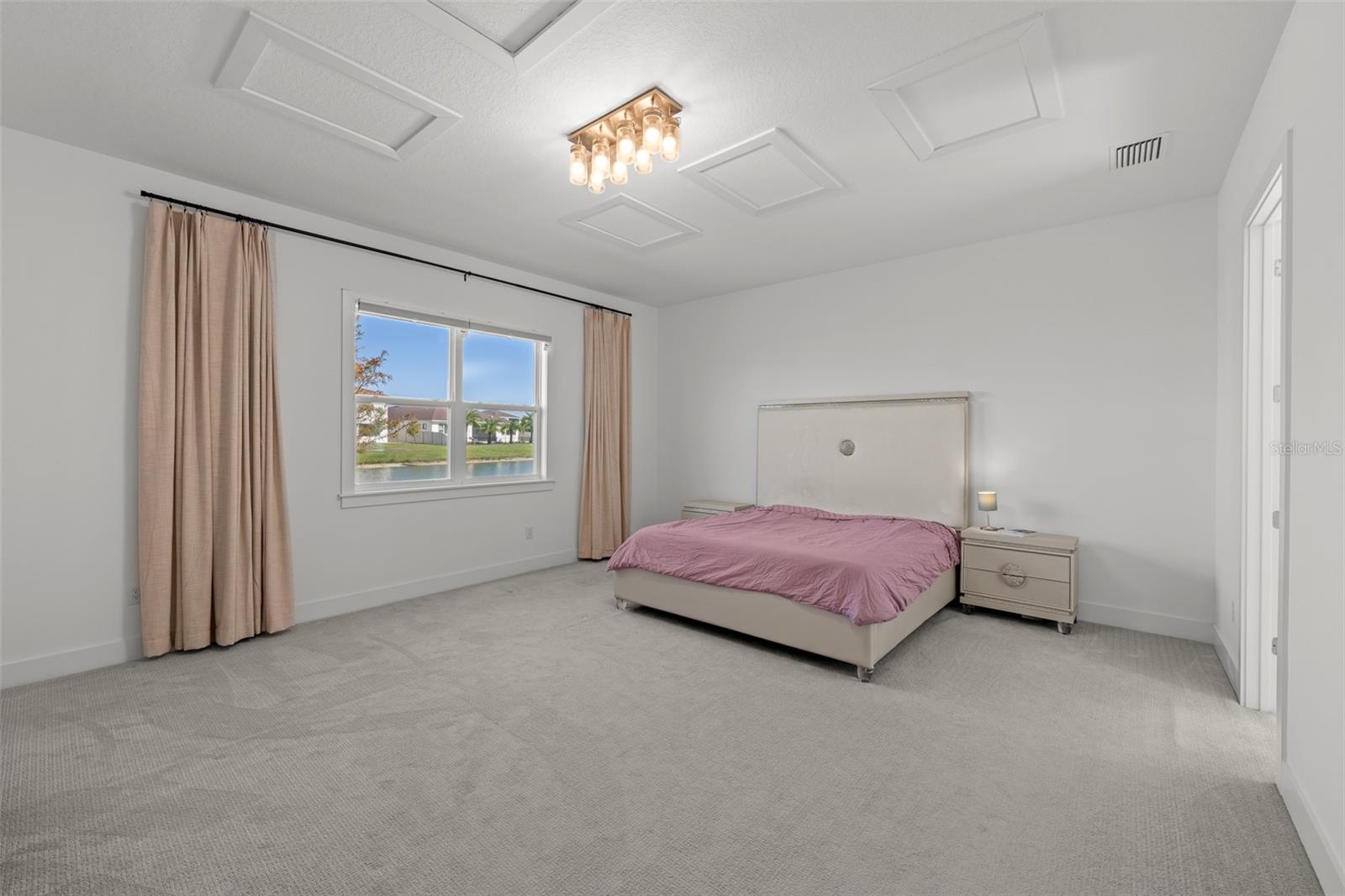 9185 SANDERS TREE LOOP