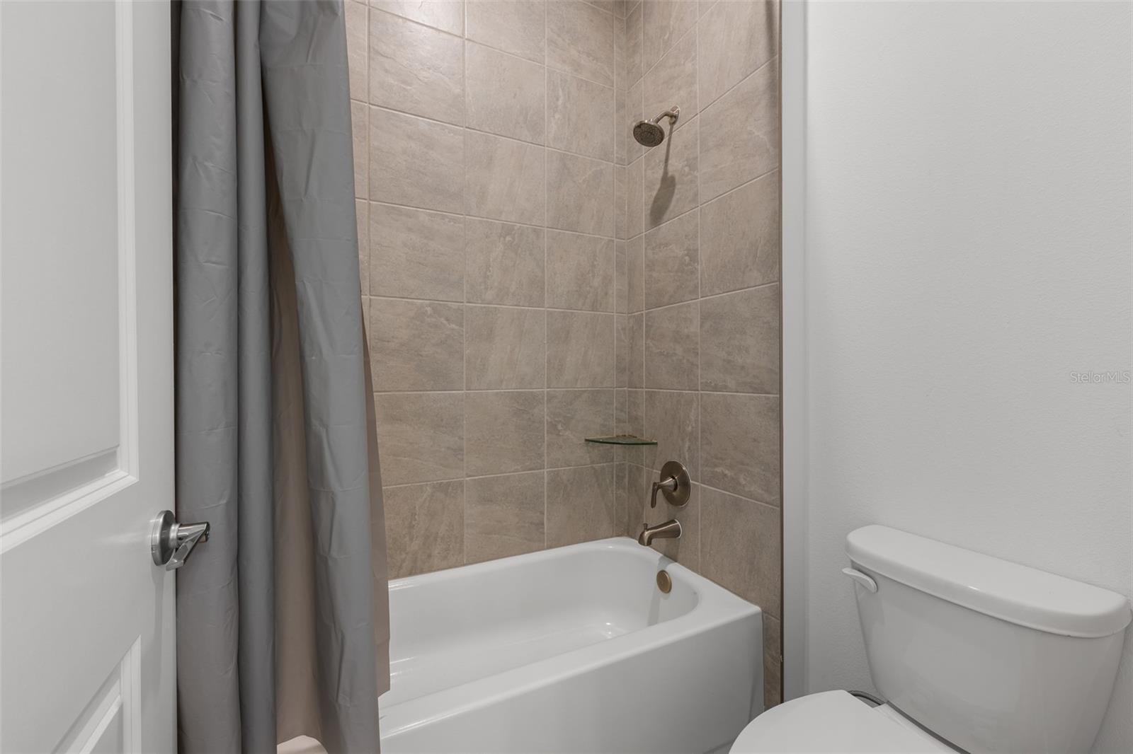 9185 SANDERS TREE LOOP