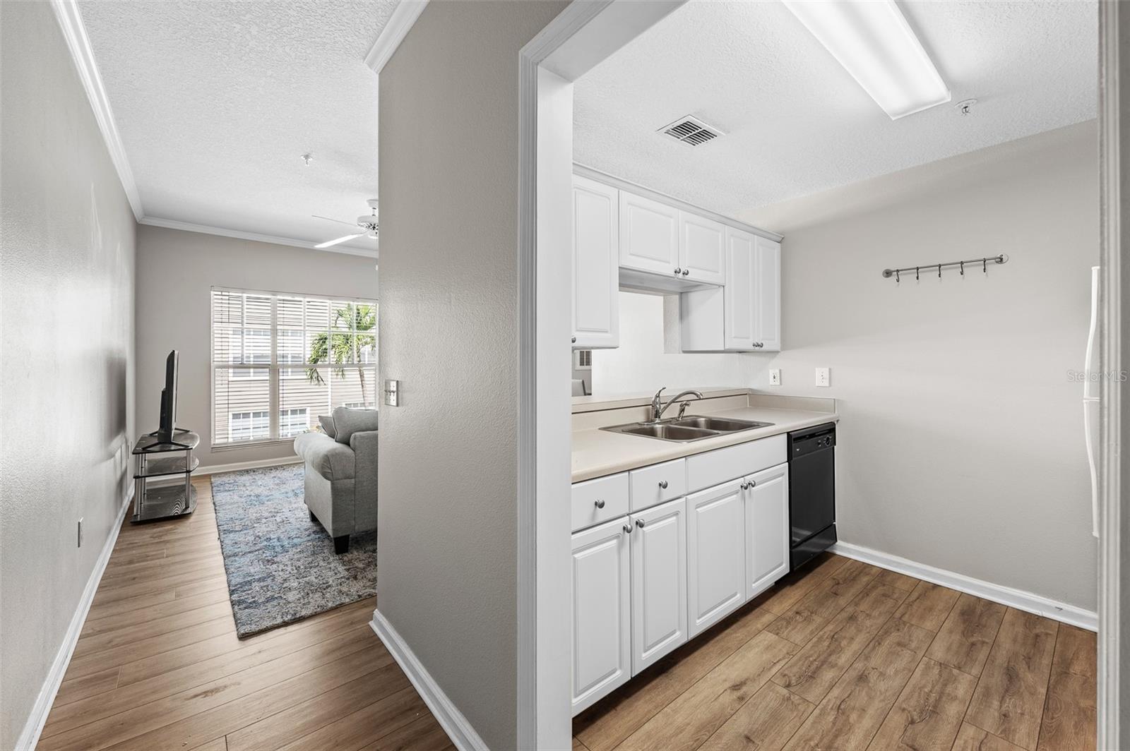 800 S DAKOTA AVE #330