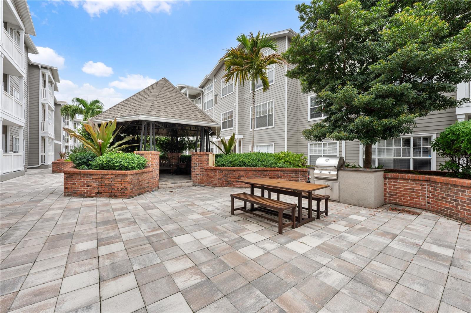 800 S DAKOTA AVE #330