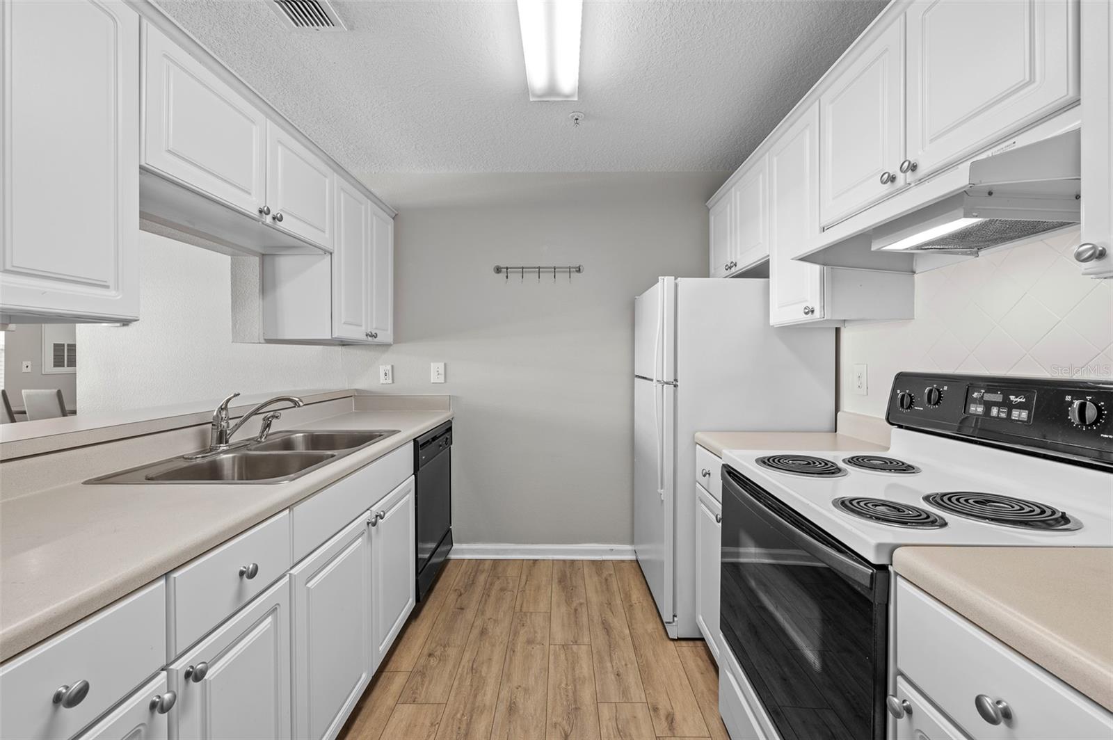 800 S DAKOTA AVE #330