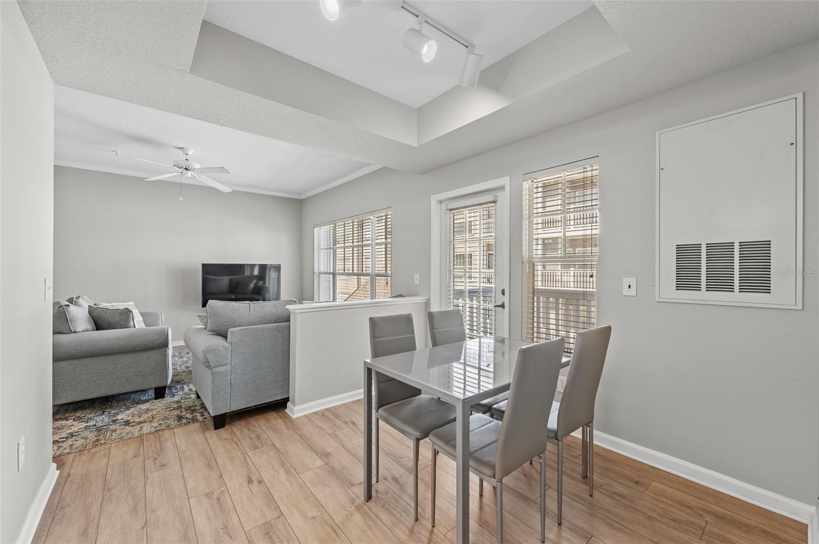 800 S DAKOTA AVE #330