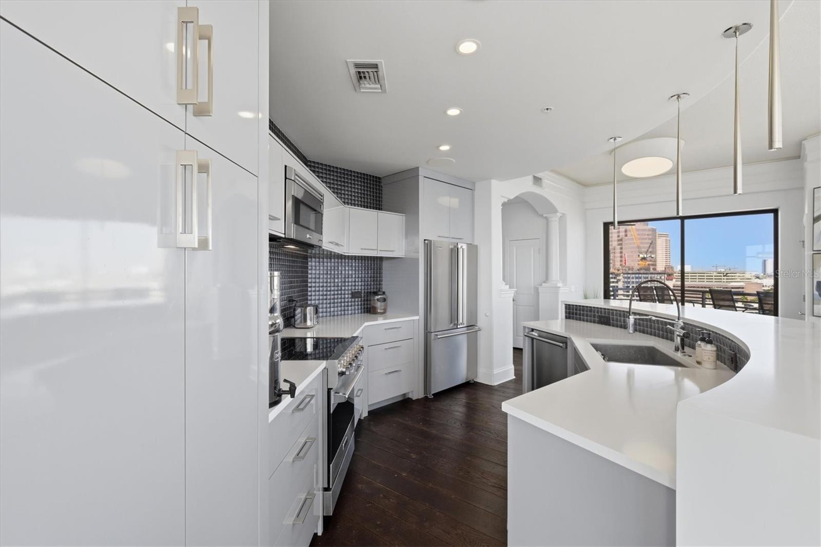 275 BAYSHORE BLVD #905